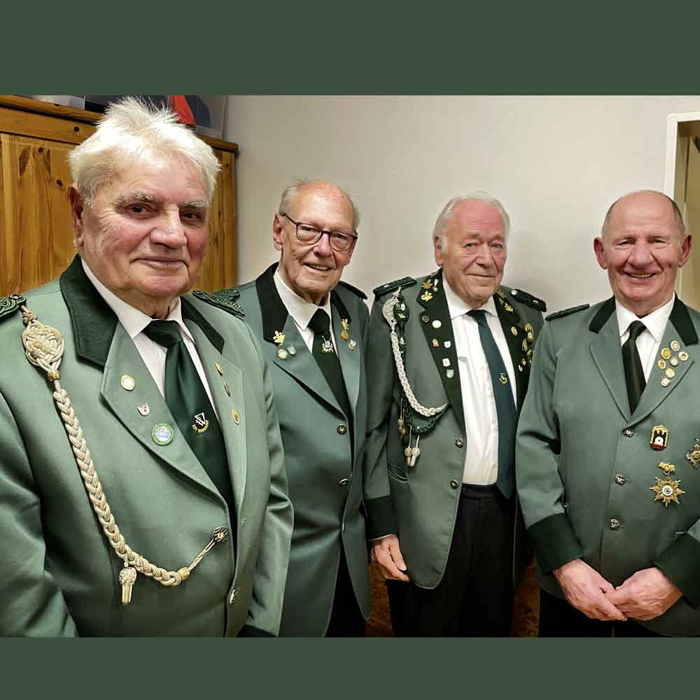 Träger der Ehrennadel: Hans Reinecke, Udo Berg, Reiner Löhdefink und Wolfgang Dreyer